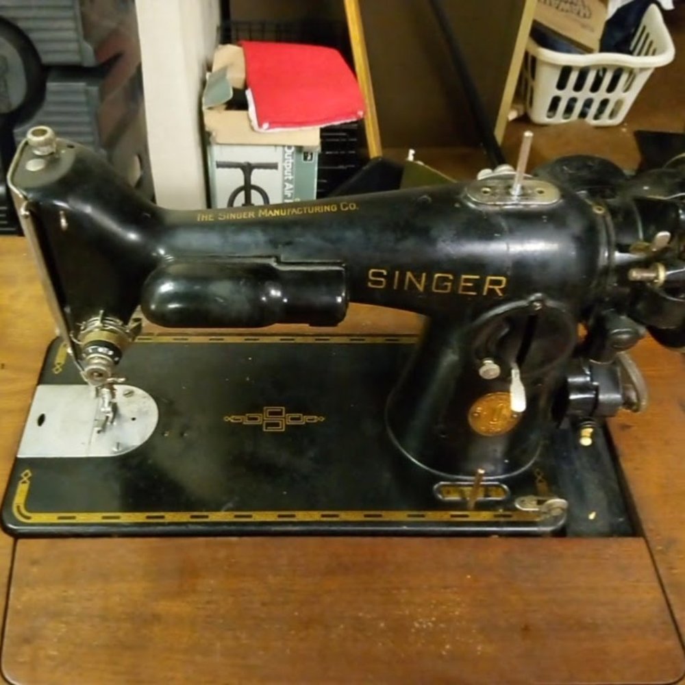 1948 Singing 201-2 Sewing Machine
